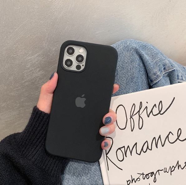 Lavitate Black Silicon iPhone Cover